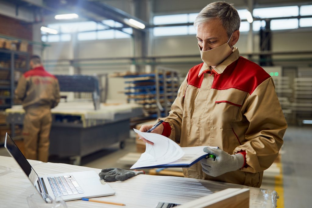 Soluções ERP para Conformidade com Normas Industriai